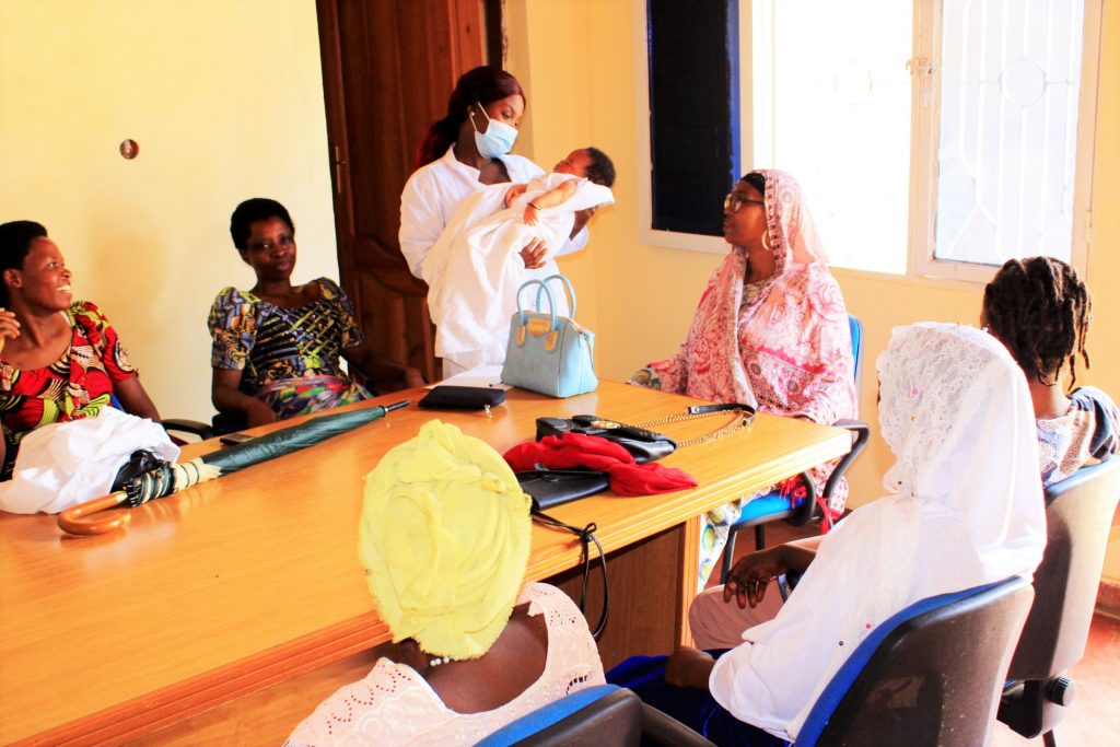 Bujumbura, Kinama: Séance de sensibilisation sur   le planning familial, la vaccination mère-enfant  auprès des femmes à la Maison des Jeunes du Burundi